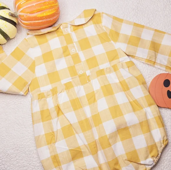 🍁🎃 12 month NWOT Sunflower yellow Gingham onesie.  Cat & Jack. - Picture 8 of 9